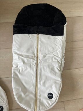 Mima Xari winter white footmuff
